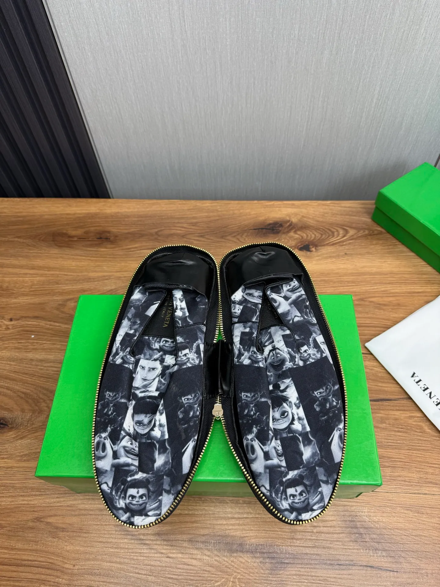 Men's shoes 💰460💰 BV - popular wallet shoes 👟 Casual, fashionable and comfortable 🔗 Good partner for travel ✅ Imported Nezha series printed fabric + imported cowhide. Original rubber outsole, available all year round 👏 Size: 38-45 (38.45 custom-made, non-refundable)